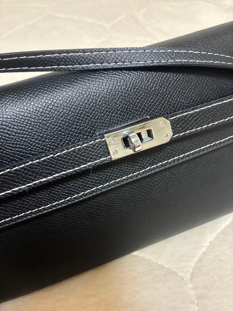 ショルダー付き長財布