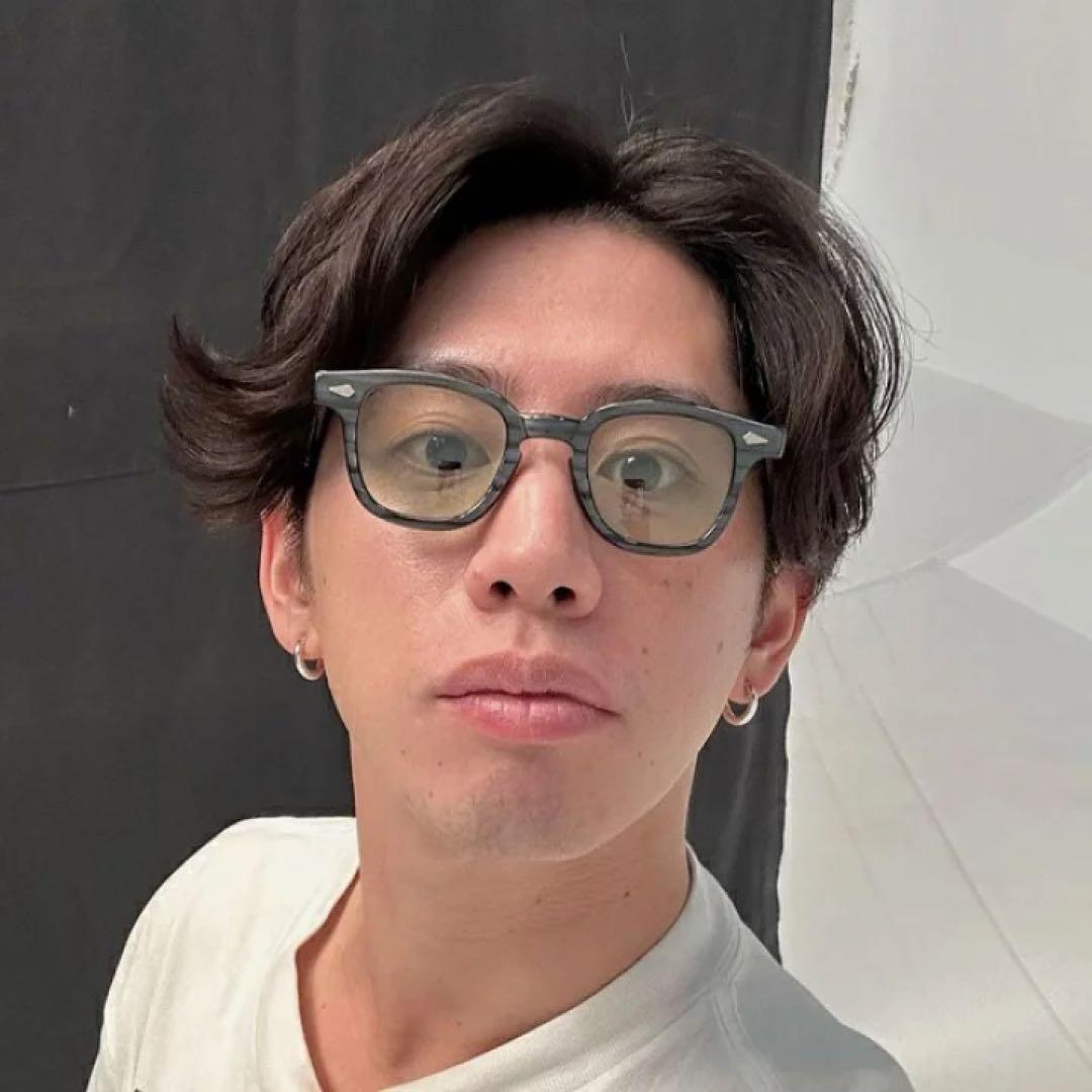 りくまる　ワンオクロック Taka着用 ネイル ピアス 2個セット