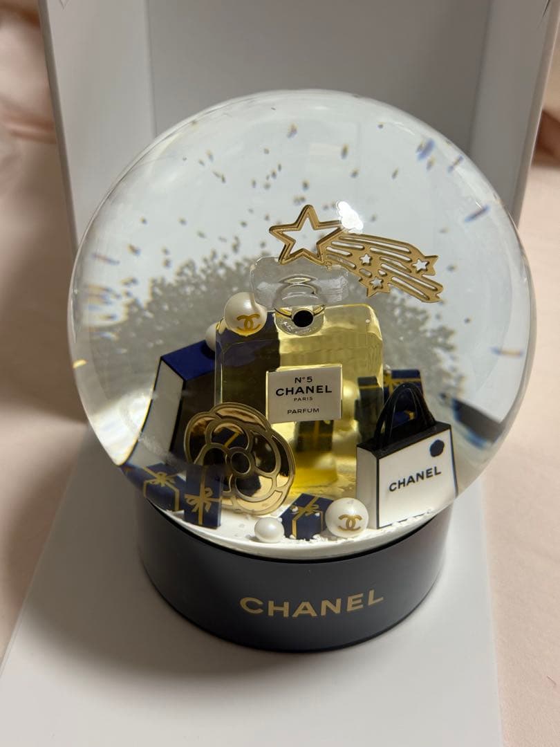ミ*ー様 CHANEL スノードーム　2025年 ホリデー限定 ビューティー