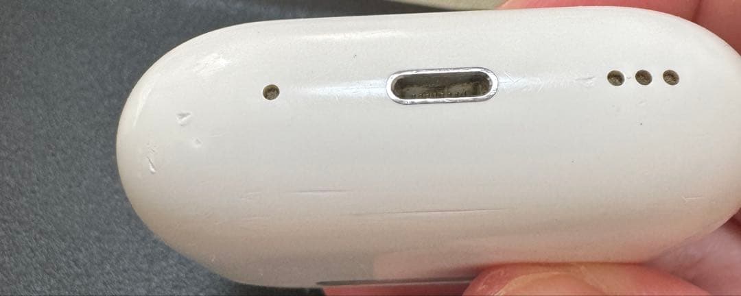 Airpods pro 第2世代　Lightningケース