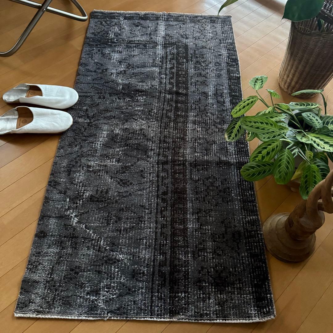 69×124ダークグレイ　オーバーダイ　ボタニカル　トルコヴィンテージラグ