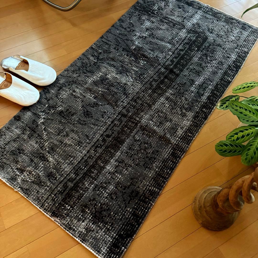 69×124ダークグレイ　オーバーダイ　ボタニカル　トルコヴィンテージラグ