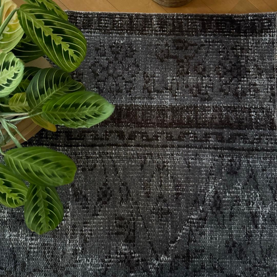 69×124ダークグレイ　オーバーダイ　ボタニカル　トルコヴィンテージラグ