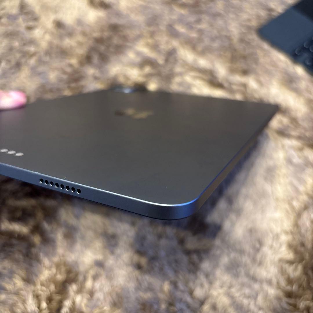 大幅値下バッテリー最大98% 超美品 iPad pro マジックキーボード付き