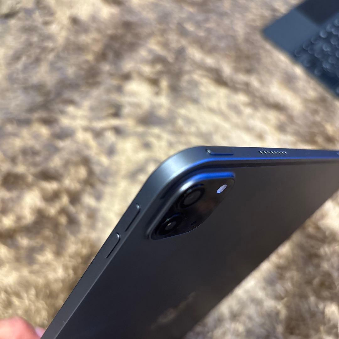 大幅値下バッテリー最大98% 超美品 iPad pro マジックキーボード付き