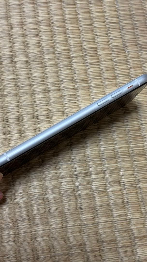 iPhone XR SIMロックなし