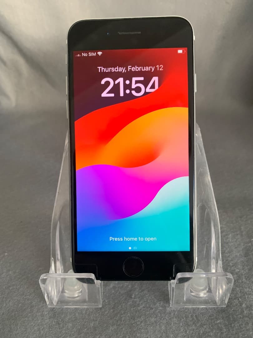 超美品　国内版　SIMフリー　iPhone SE 第二世代　128GB