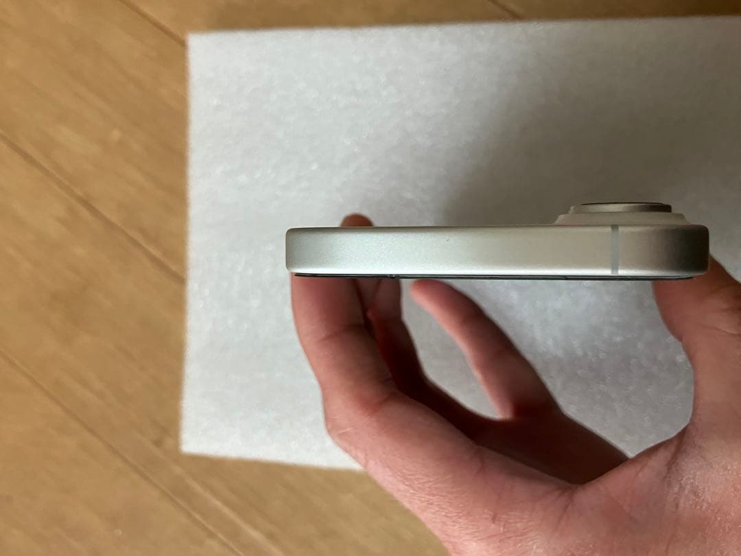 iPhone17 256GB ホワイト　充放電回数2回　Appleケア27年9月