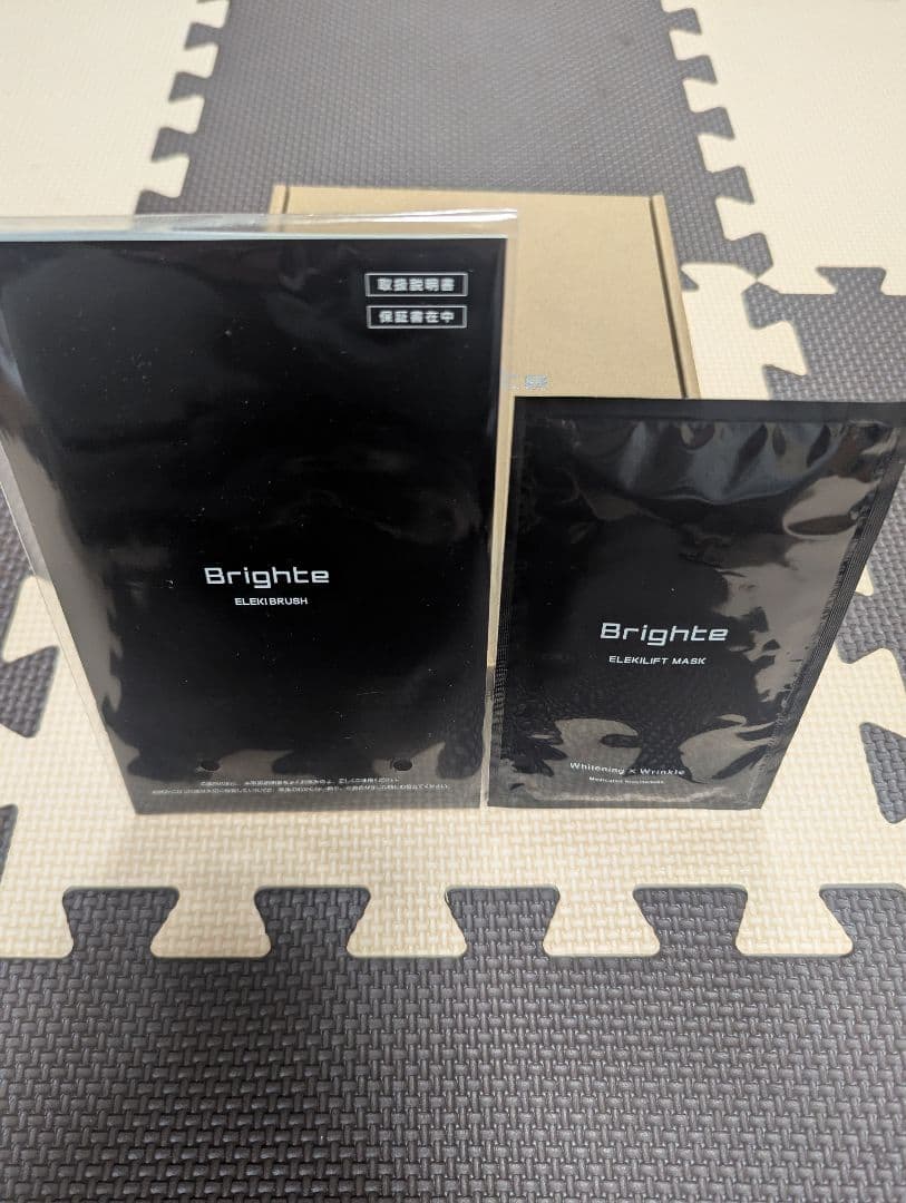 スカルプ美顔器　ELEKIBRUSH