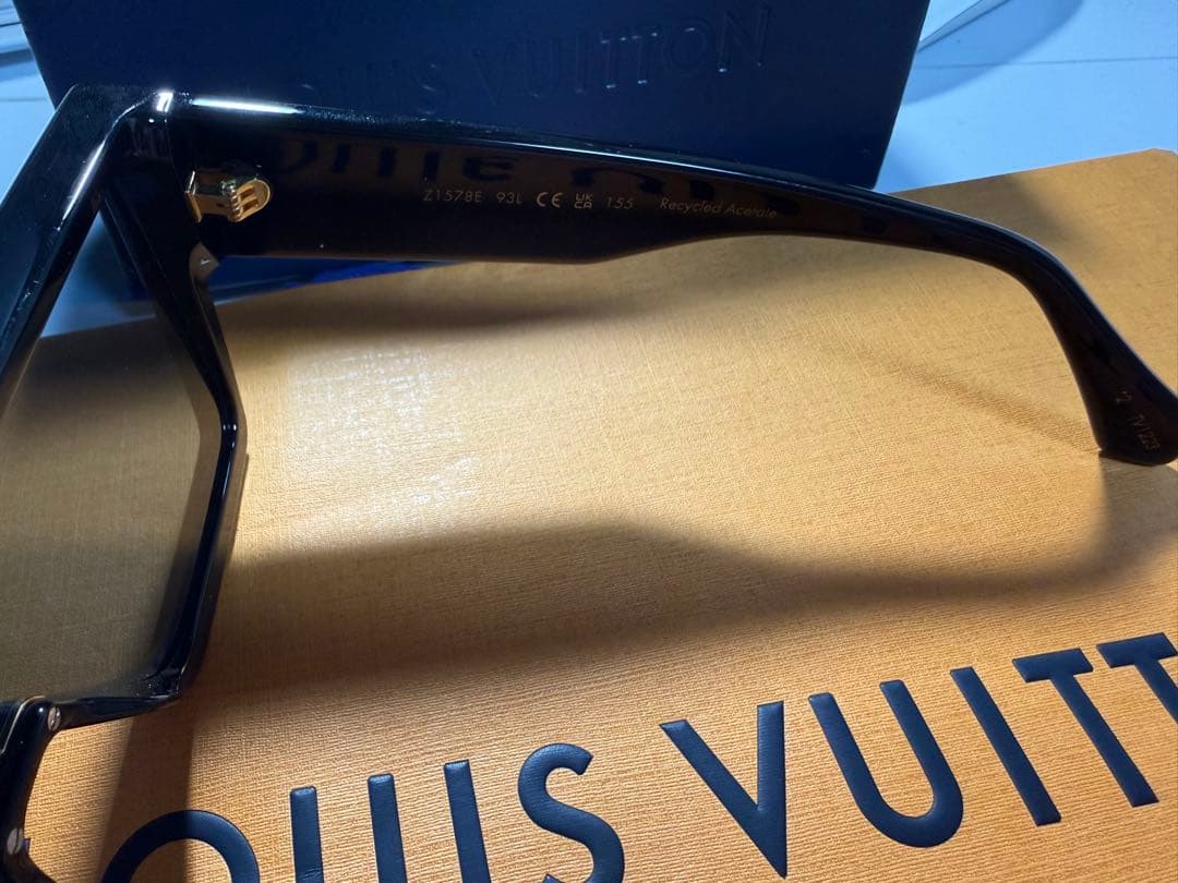 ルイヴィトン　サングラス　サイクロン Z1547E 黒　ゴールド　ストーン