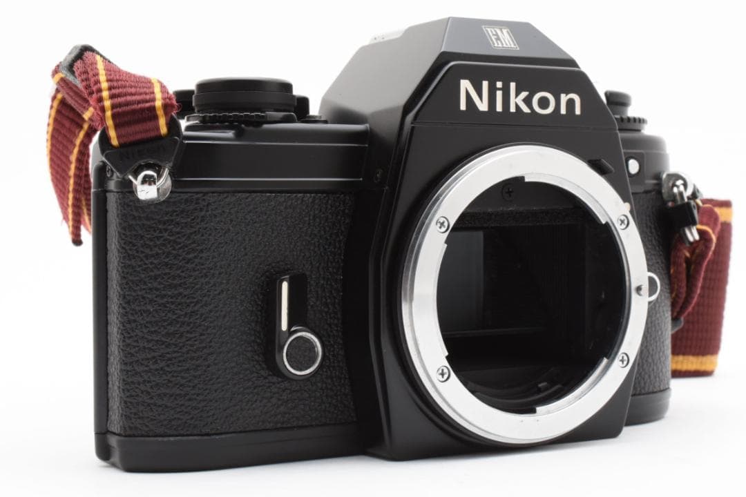 美品 NIKON ニコン EM フィルムカメラ　モルト新品交換済 M157