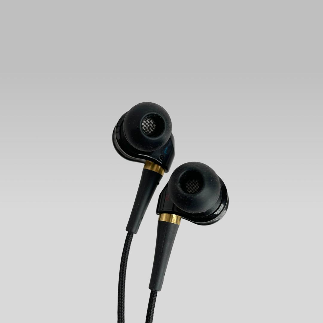 美品【radius】HP-TWF00 ハイレゾ対応 有線 イヤホン リケーブル