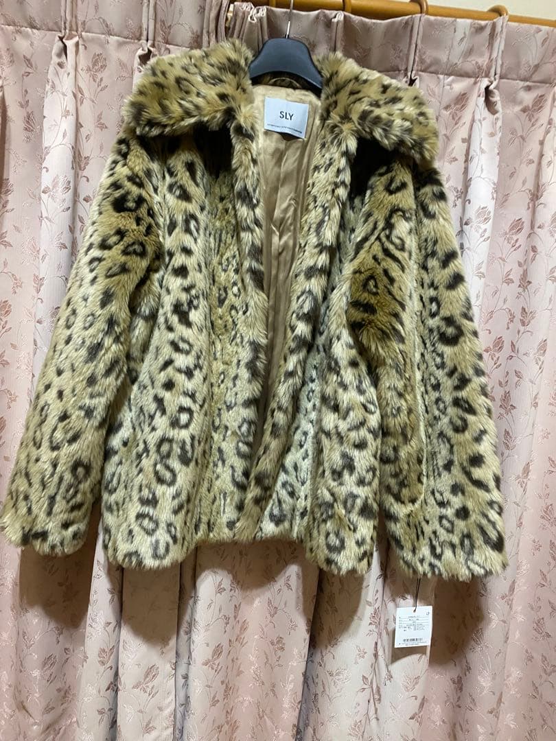 SLY LEOPARD F／FUR FRONT HOOK コート　値下可