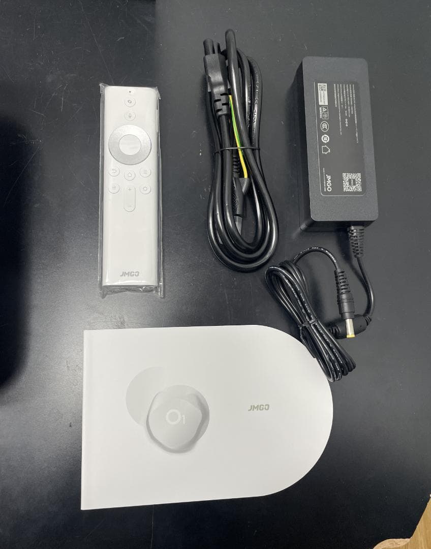 Y☆883　JMGO 超短焦点プロジェクター O1 J78-4D0