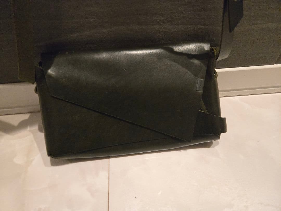 所作（ショサ）のショルダーバック