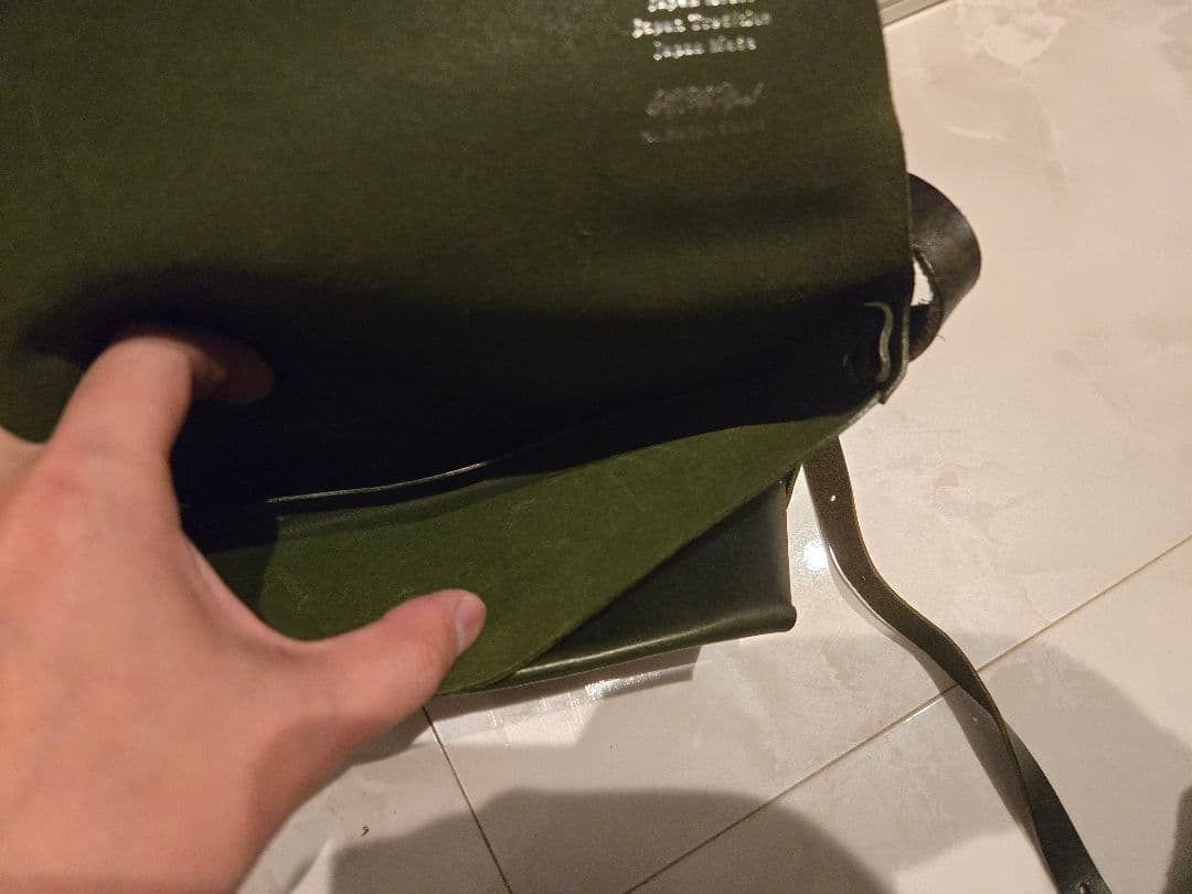 所作（ショサ）のショルダーバック