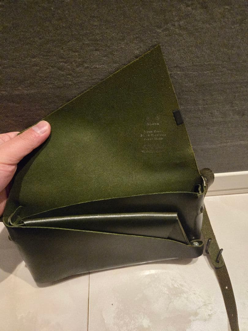 所作（ショサ）のショルダーバック