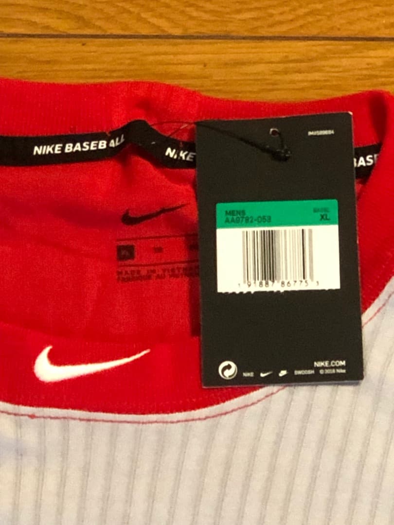 新品USA限定発売☆NIKE襟元刺繍スウォッシュ★野球用アンダーシャツ☆赤★ＸＬ