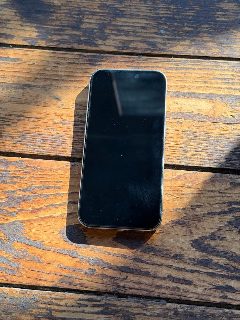 アップル iPhone15 Pro 256GB ナチュラルチタニウム