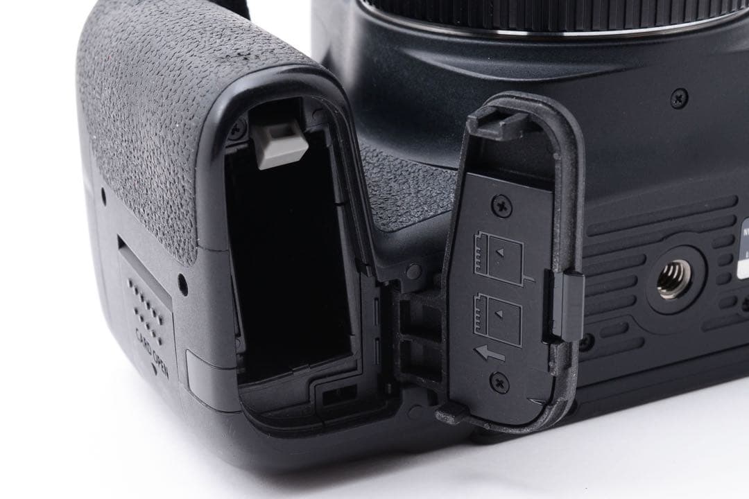 保証付き☆デジタル一眼レフカメラ☆canon kiss x9i望遠レンズセット