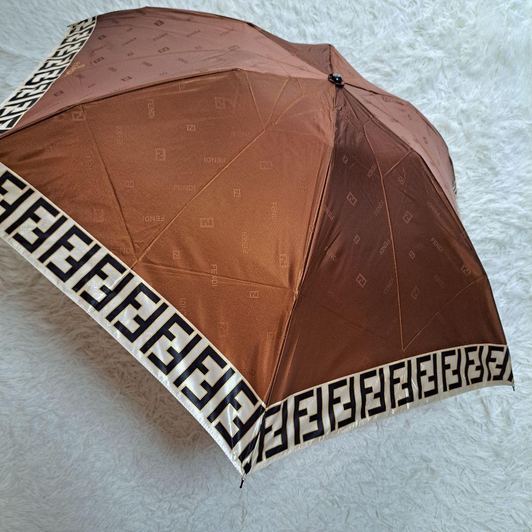 【FENDI】新品未使用　ズッカ柄　ズッキーノ　折りたたみ傘