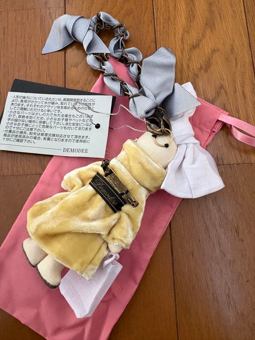 アジョリーコラボ　DEMODEE デモデチャーム