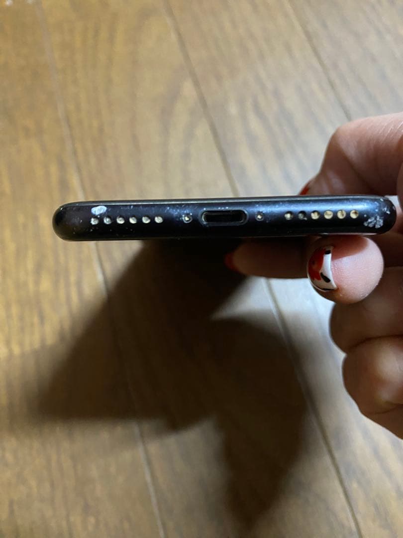 Apple iPhone SE ブラック 本体