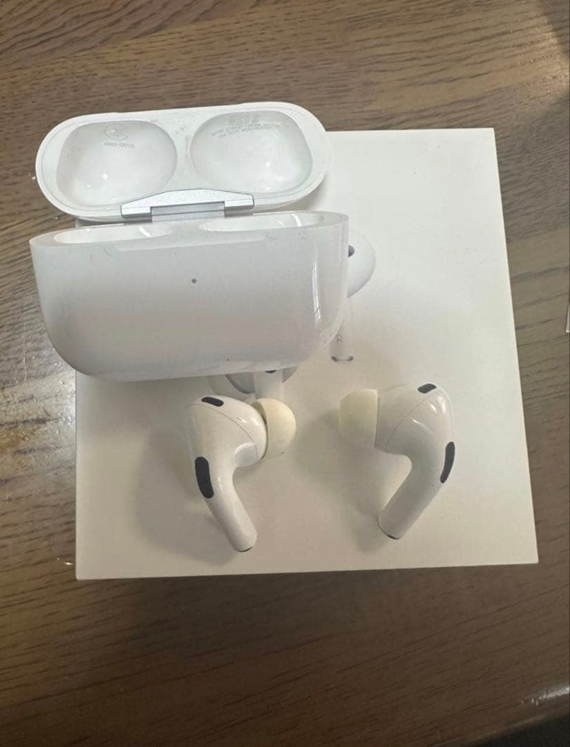 AirPods Pro 第2世代 lightning ケース付き