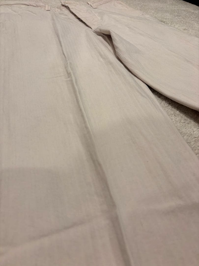 【hide】atlast&co ホワイト　ヘリンボーン　スラックス 36