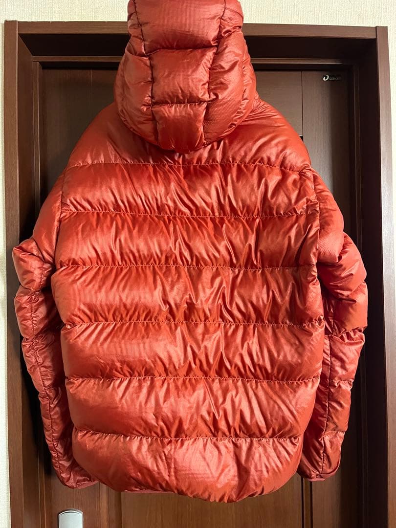モンベル　ダウンパーカ　赤　オレンジ
