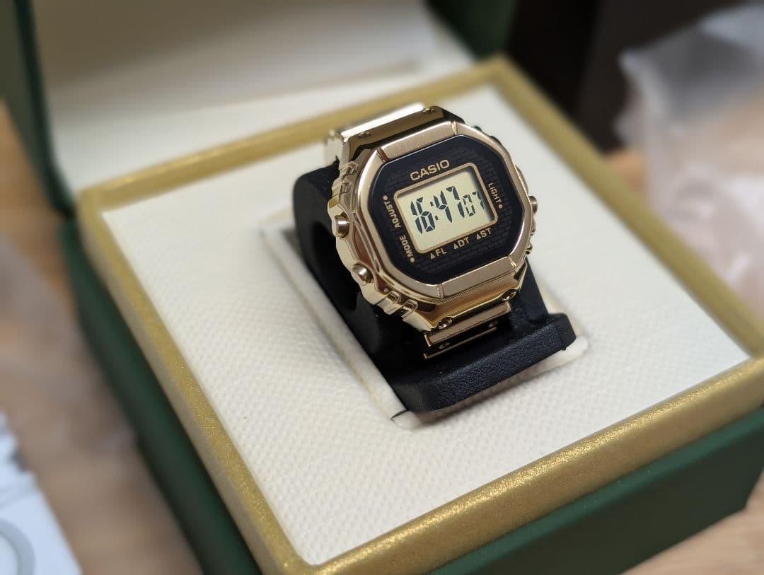 CASIO CRW-001G-9JR カシオリングウォッチ 金 ゴールド