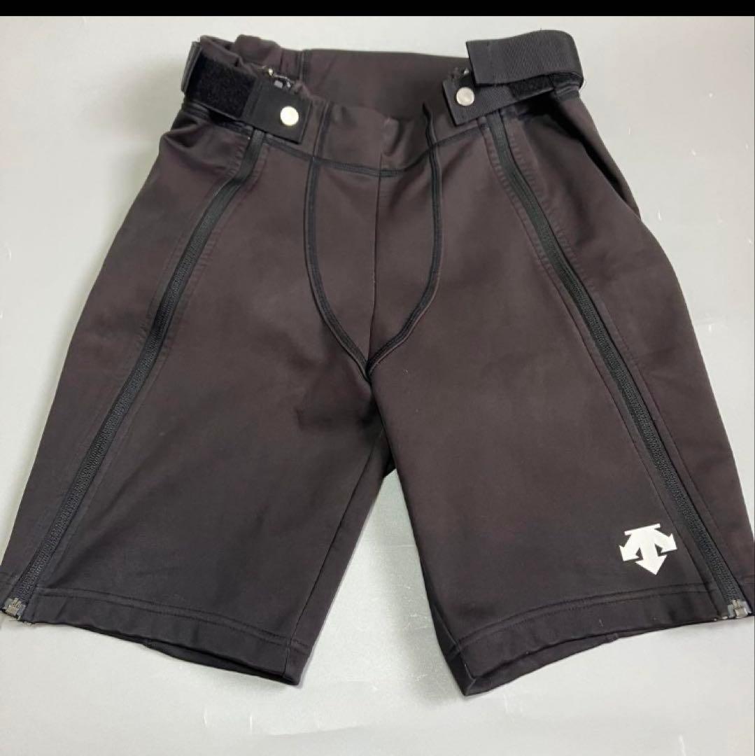 デサント【L】　スキー　レーシング用　ショートパンツ 調整可能ウエスト　黒