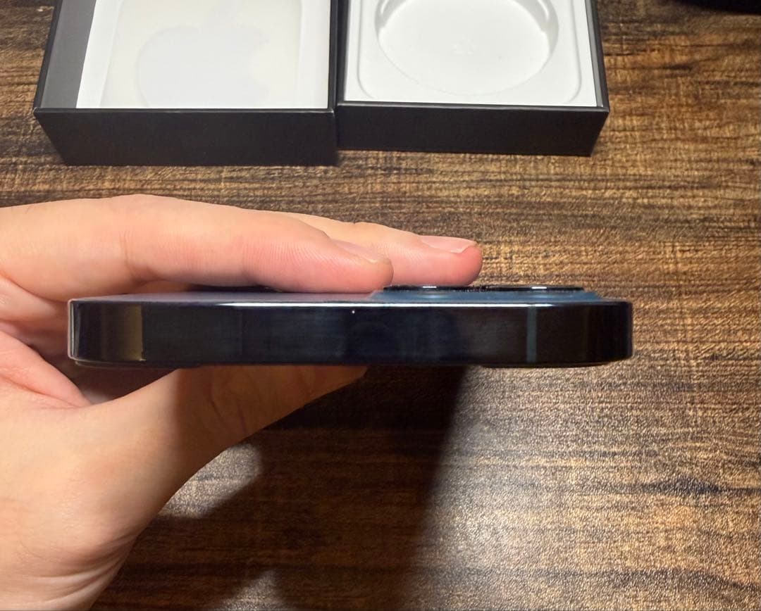 【美品】iPhone 12pro 256GB おまけ付き