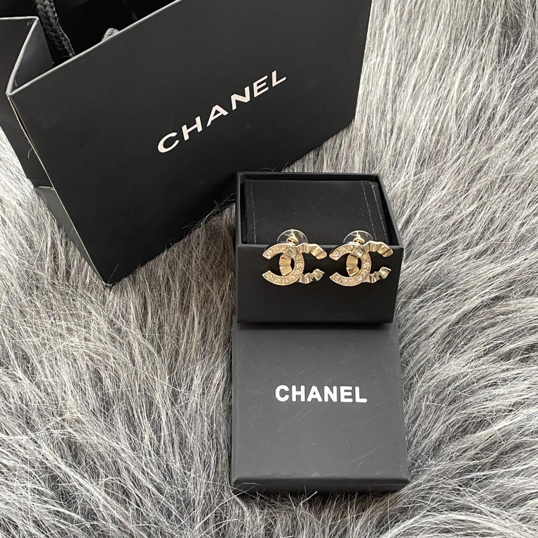 ゴールド CC ロゴ ピアス