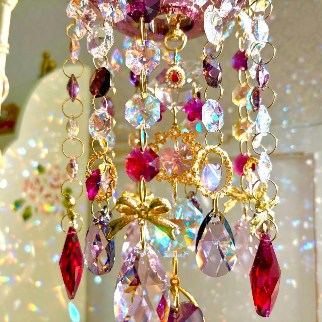 アンティークピンクSWAROVSKI受け皿シャンデリア風サンキャッチャー