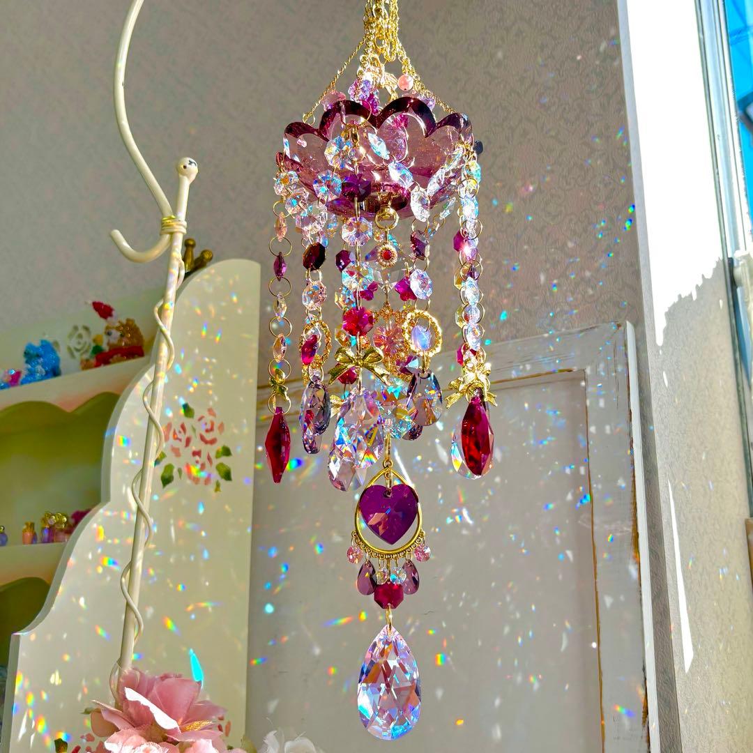 アンティークピンクSWAROVSKI受け皿シャンデリア風サンキャッチャー