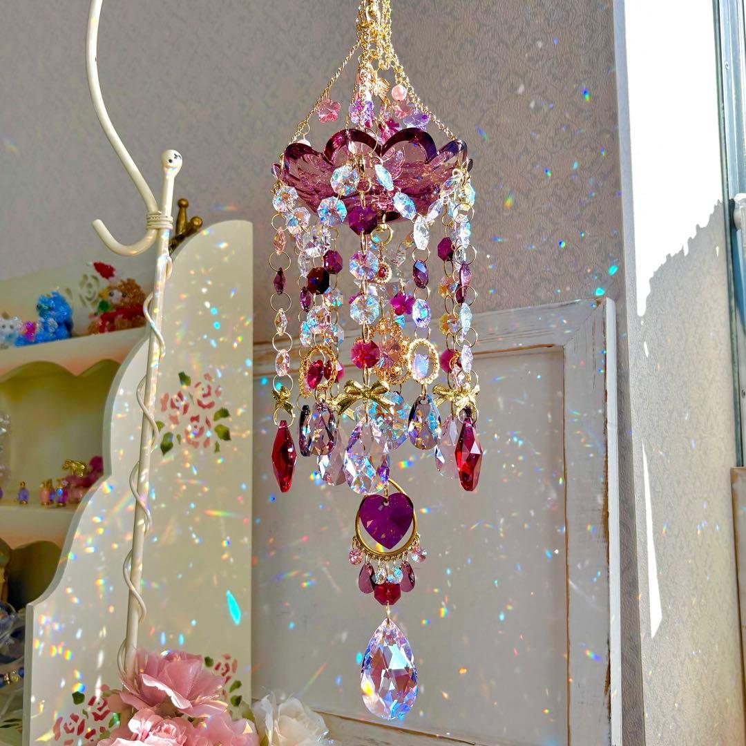 アンティークピンクSWAROVSKI受け皿シャンデリア風サンキャッチャー