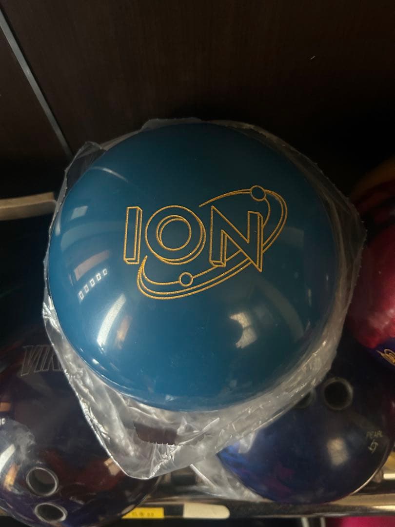 ION Pro Solid ボウリングボール 15LB