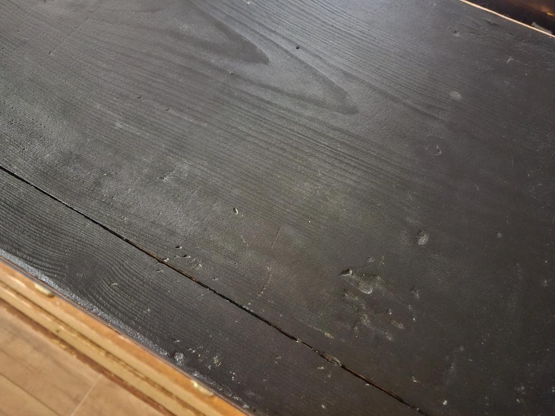 黒い木製キャビネット ガラス扉付き　アンティーク　収納棚　食器棚