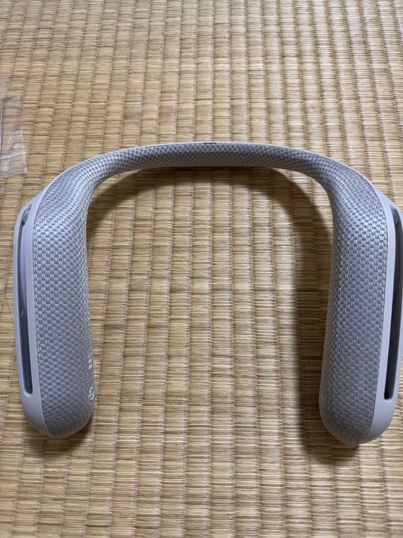 新品　SONY ウェアラブルネックスピーカー SRS-WS1
