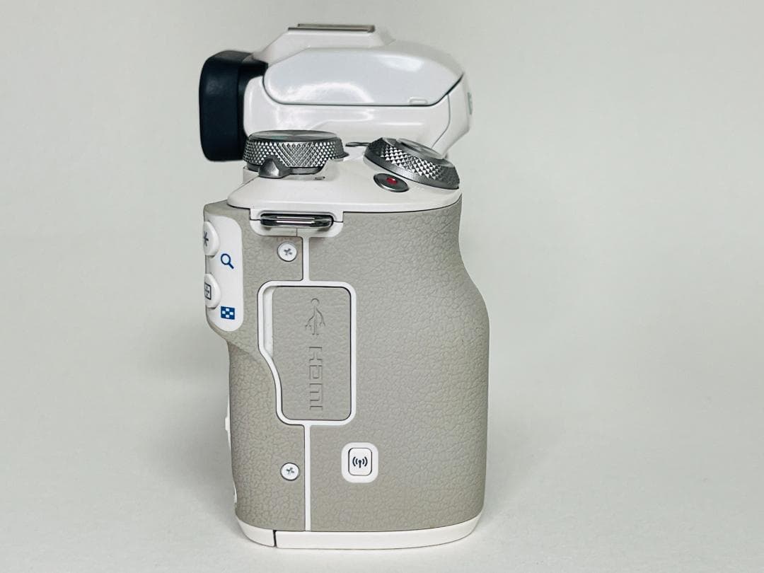 CANON キヤノン EOS Kiss M ＋ EF-M 15-45mm レンズ