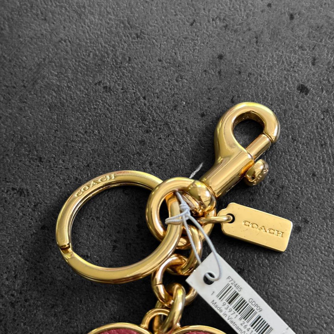 未使用✨COACH Heart Studded Bag Charm