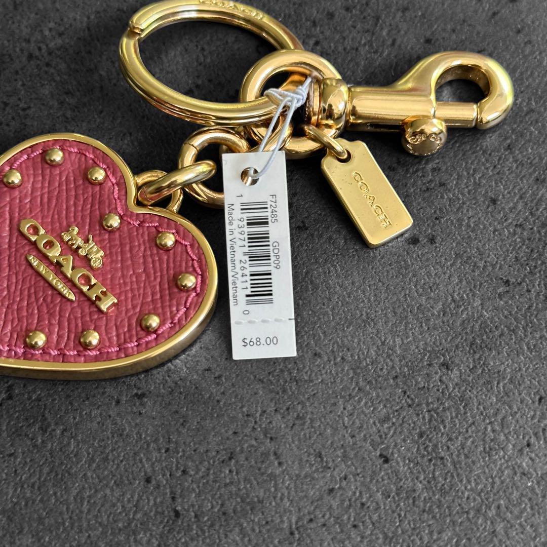 未使用✨COACH Heart Studded Bag Charm