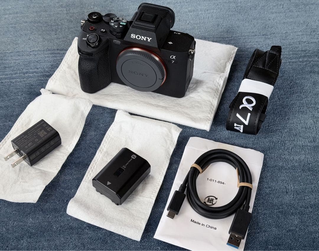 美品　ソニー　ミラーレスデジタル一眼カメラ　α7 IV ILCE-7M4K