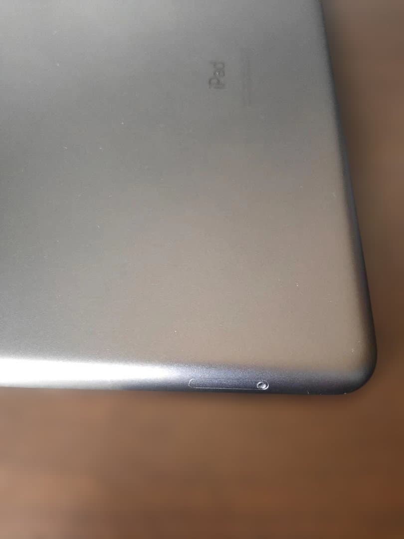 iPad 第8世代 32GB Wi-Fi + cellular