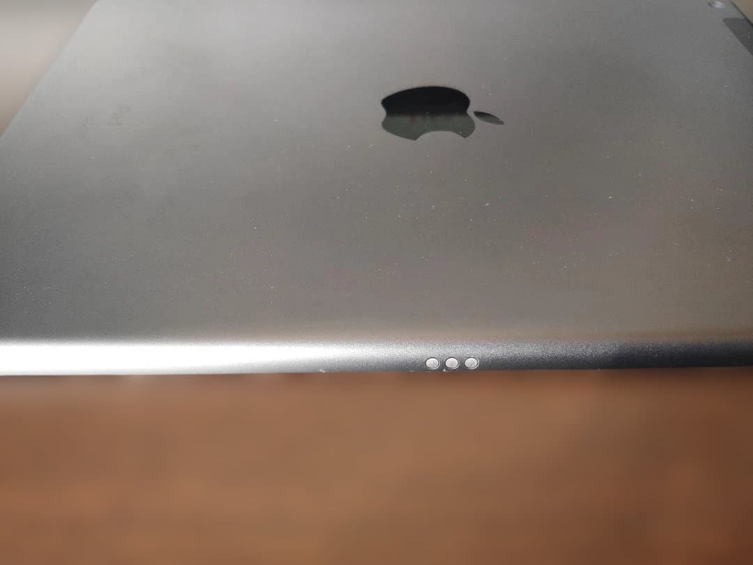 iPad 第8世代 32GB Wi-Fi + cellular