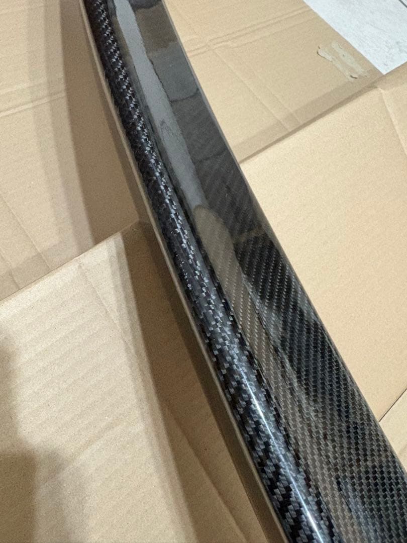 送料込　美品　カイエン958 リアゲートスポイラーカーボン