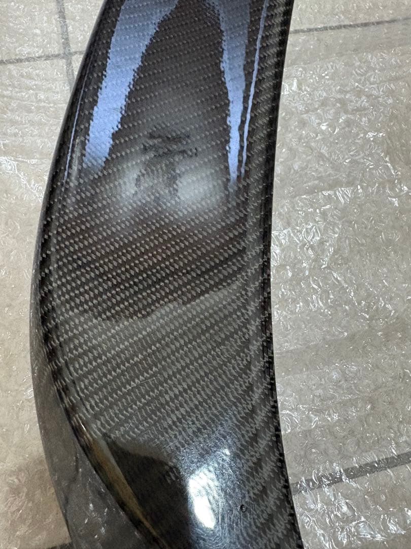 送料込　美品　カイエン958 リアゲートスポイラーカーボン