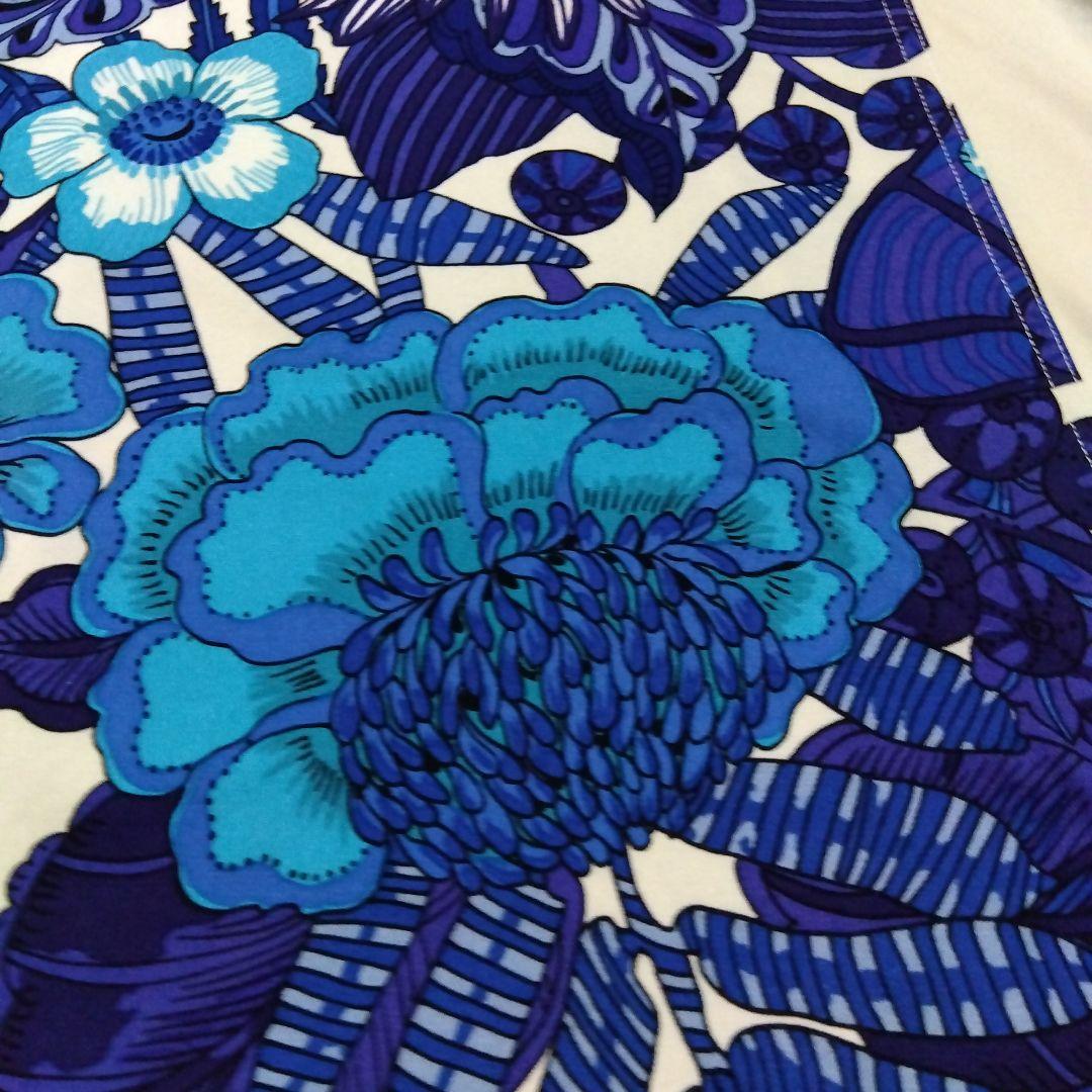 トクコの鮮やか花柄チュニック