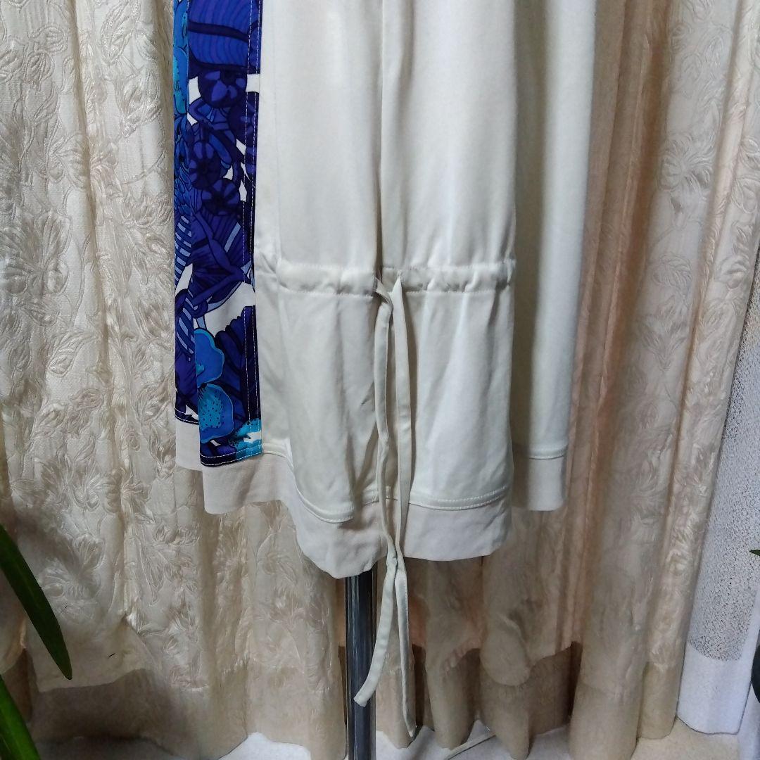 トクコの鮮やか花柄チュニック